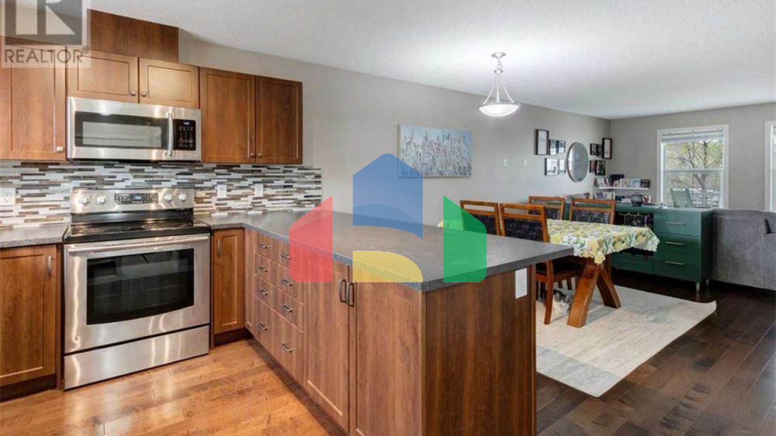 Residential - Single Family Home - Cochrane, Canada - Canada