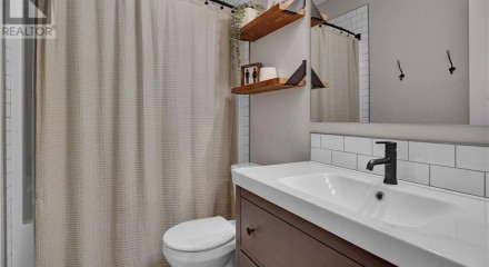 Residential - Single Family Home - Warman, Canada - Canada