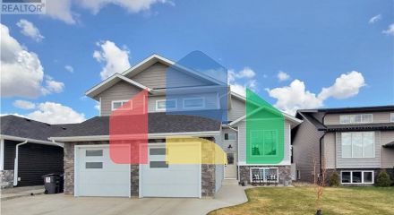 Residential - Single Family Home - Warman, Canada - Canada