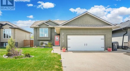 Residential - Single Family Home - Warman, Canada - Canada