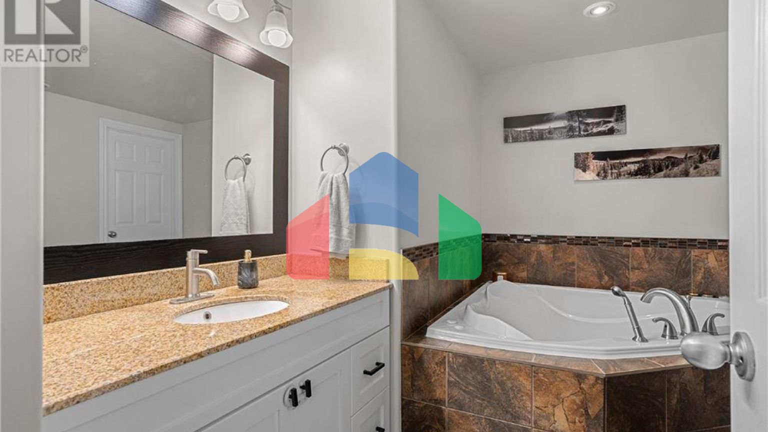 Residential - Single Family Home - Warman, Canada - Canada