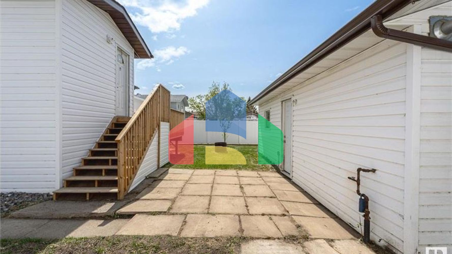 Residential - Single Family Home - Legal, Canada - Canada