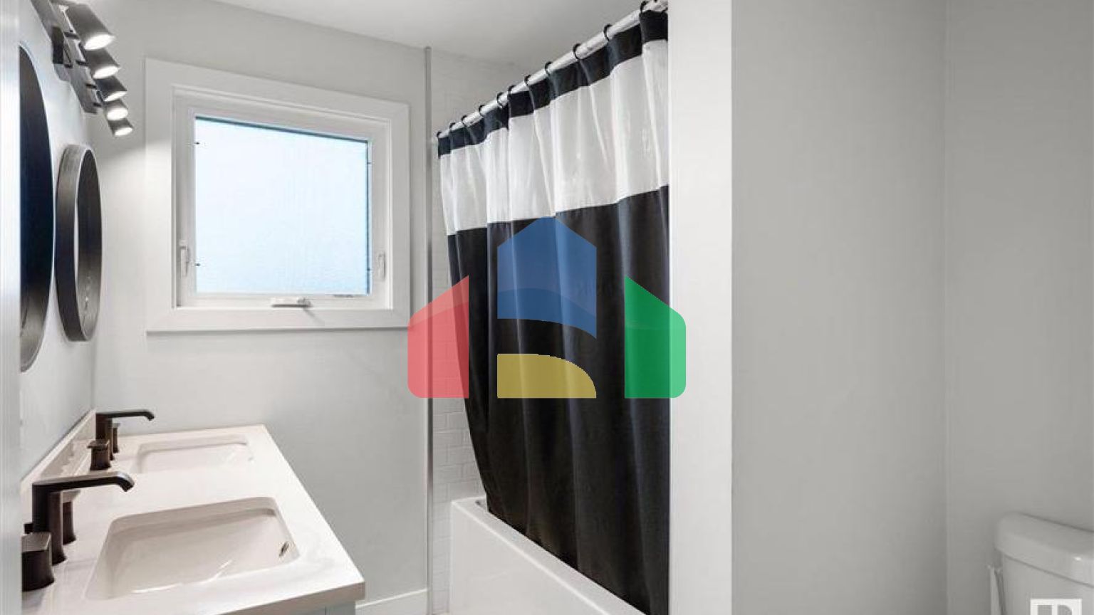 Residential - Single Family Home - Legal, Canada - Canada