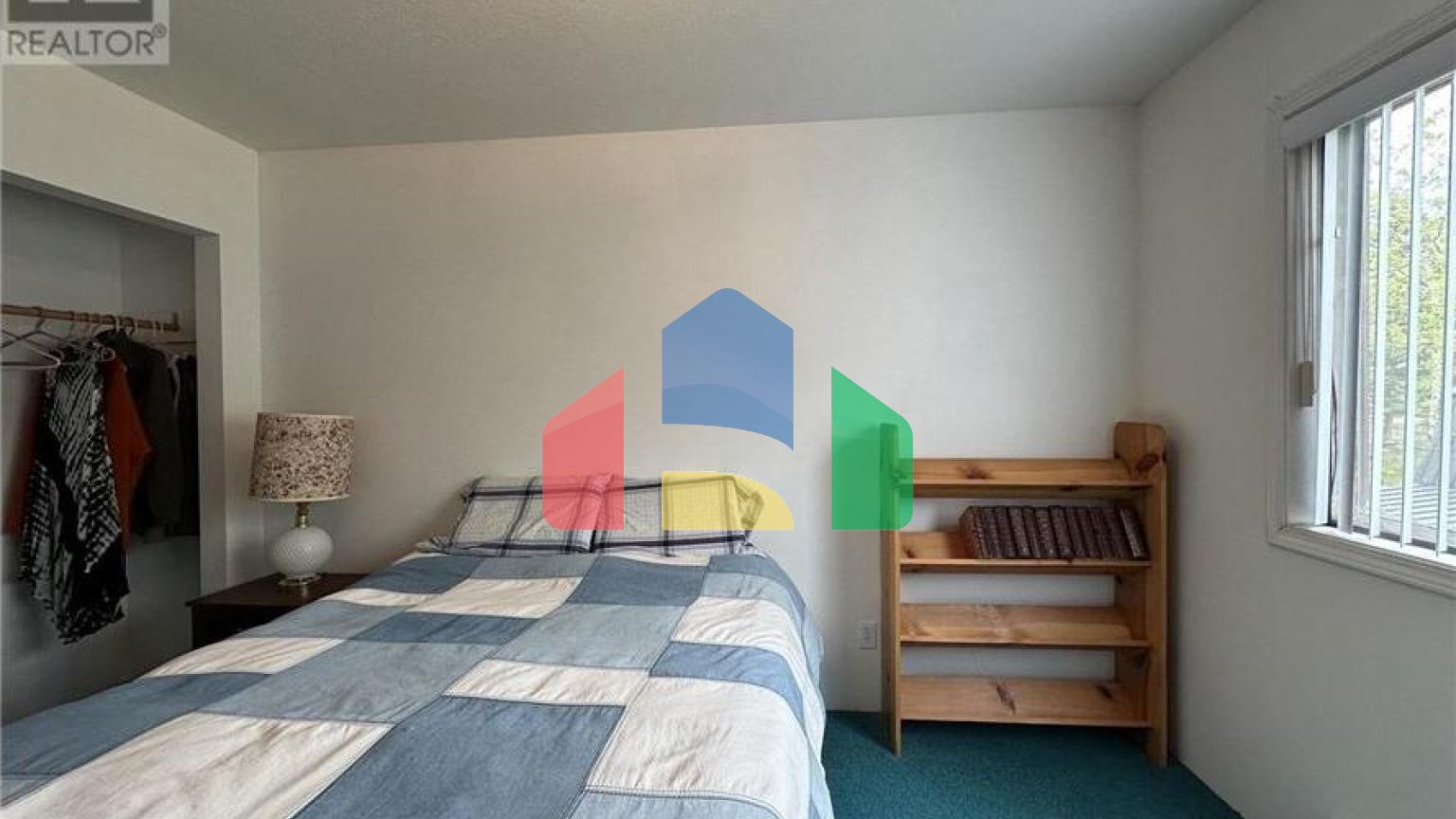 Residential - Single Family Home - 70 Mile House, Canada - Canada