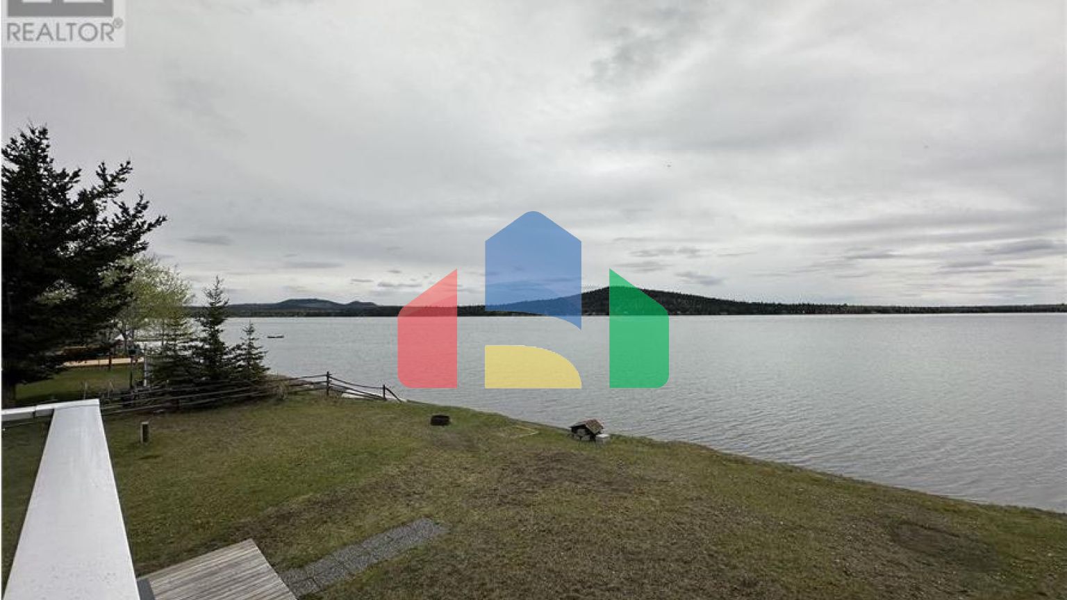 Residential - Single Family Home - 70 Mile House, Canada - Canada