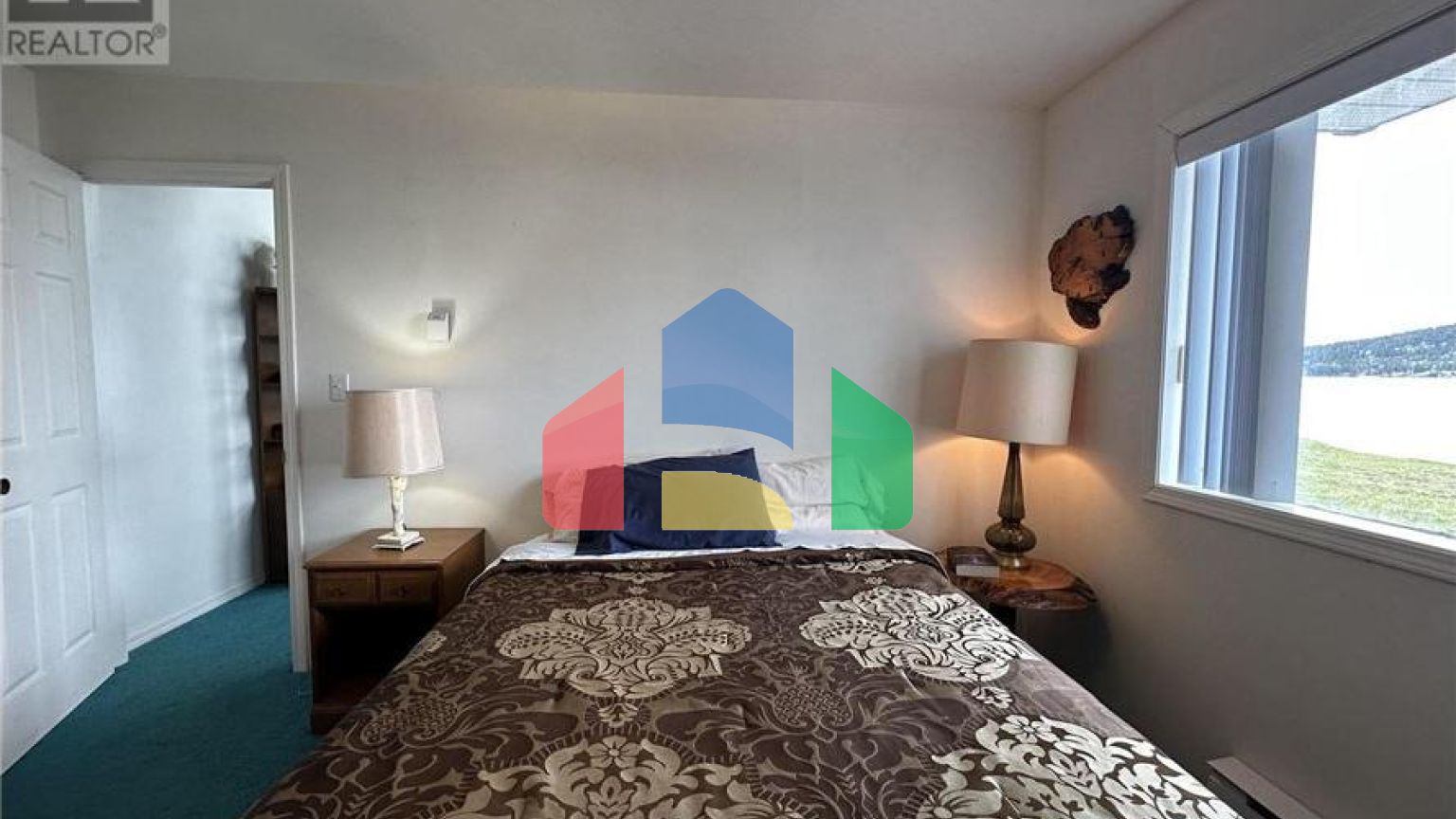 Residential - Single Family Home - 70 Mile House, Canada - Canada