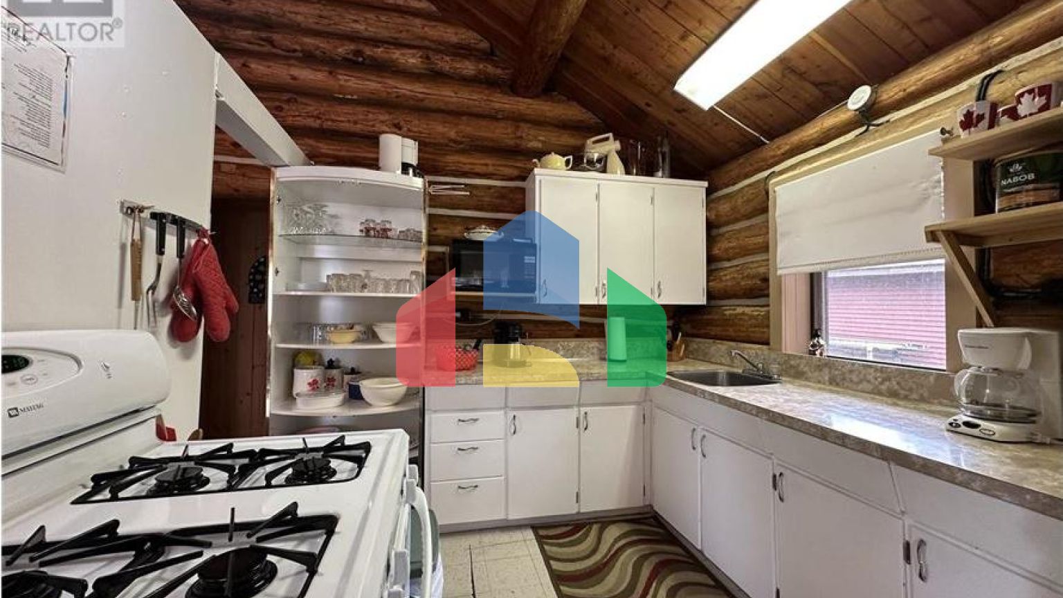 Residential - Single Family Home - 70 Mile House, Canada - Canada