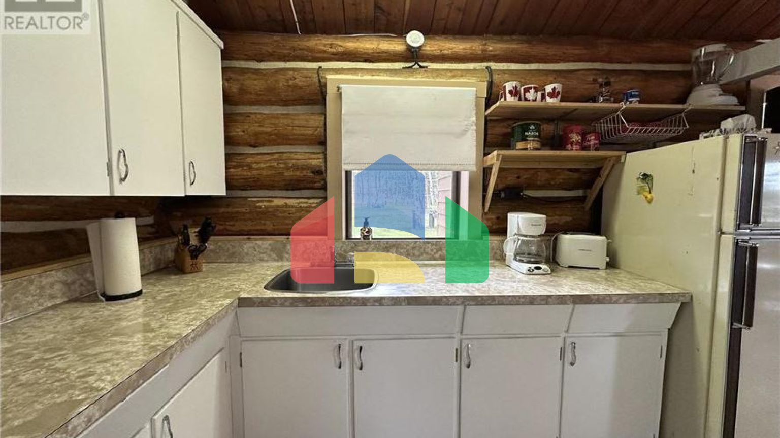 Residential - Single Family Home - 70 Mile House, Canada - Canada