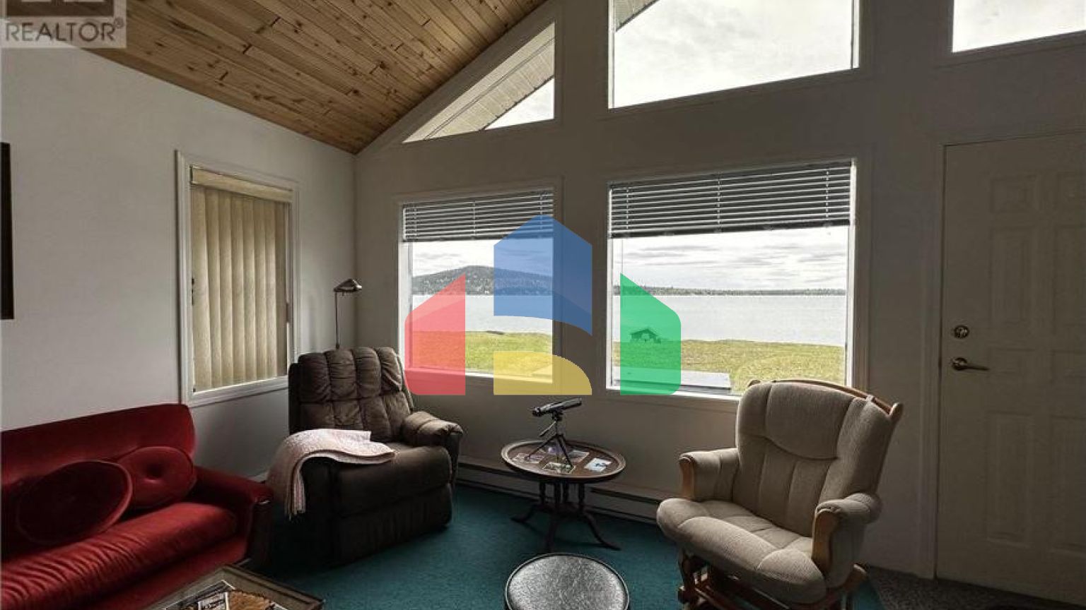 Residential - Single Family Home - 70 Mile House, Canada - Canada