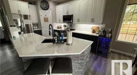Residential - Single Family Home - Leduc, Canada - Canada