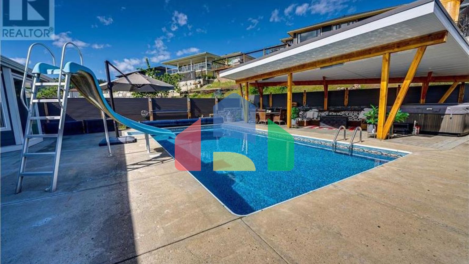 Residential - Single Family Home - Coldstream, Canada - Canada