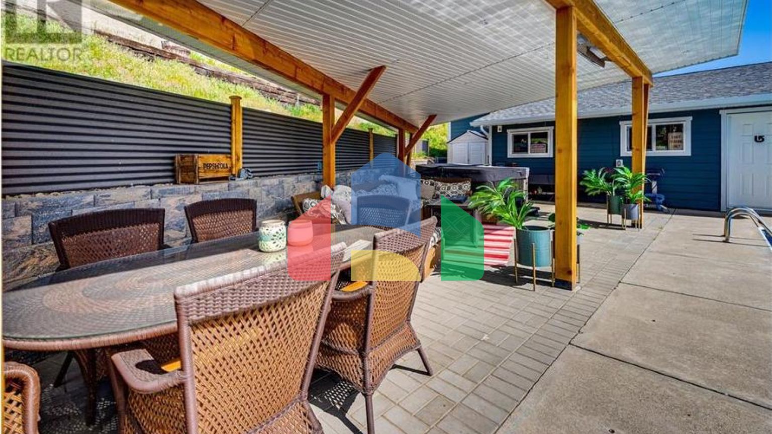 Residential - Single Family Home - Coldstream, Canada - Canada