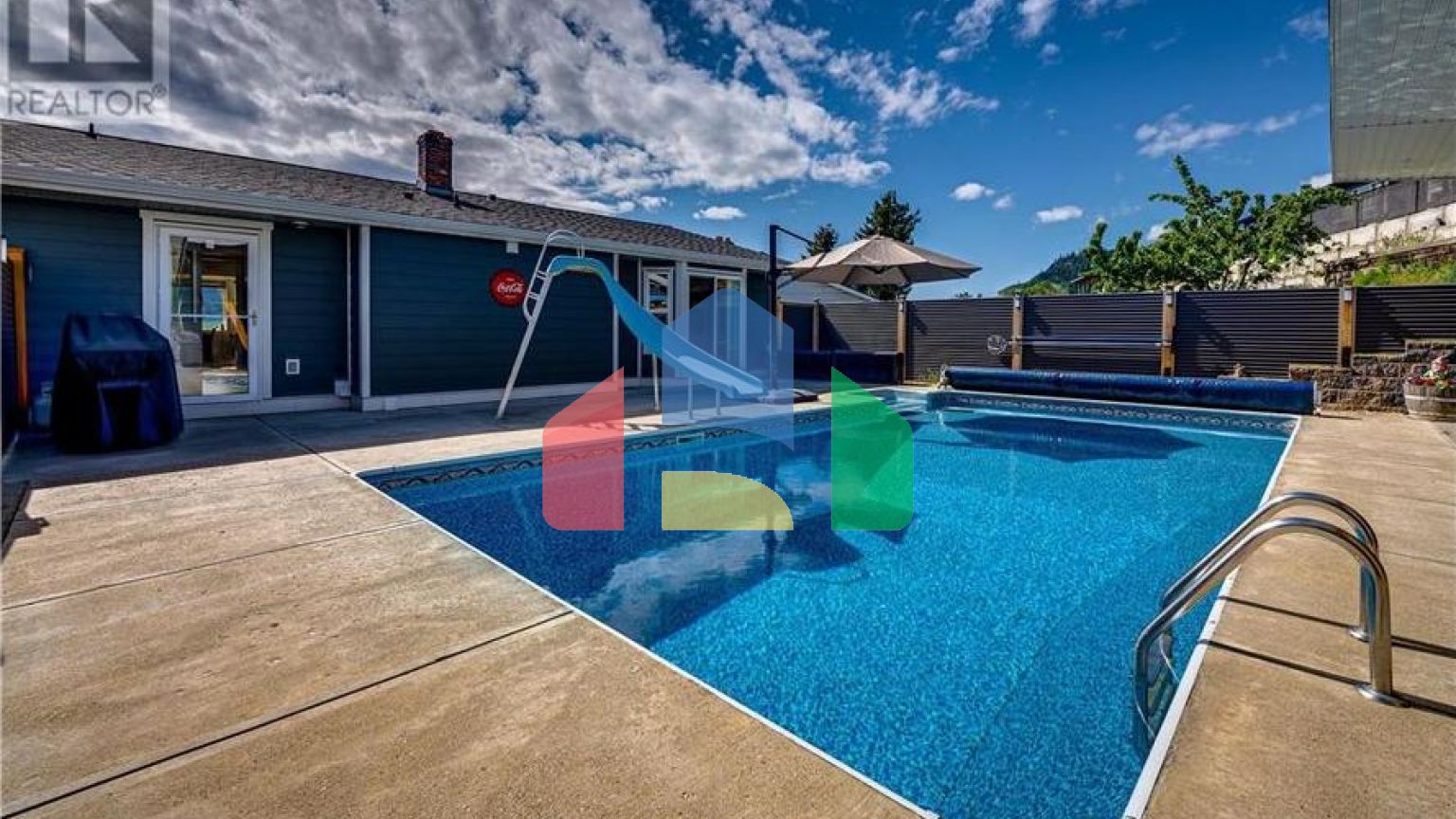 Residential - Single Family Home - Coldstream, Canada - Canada