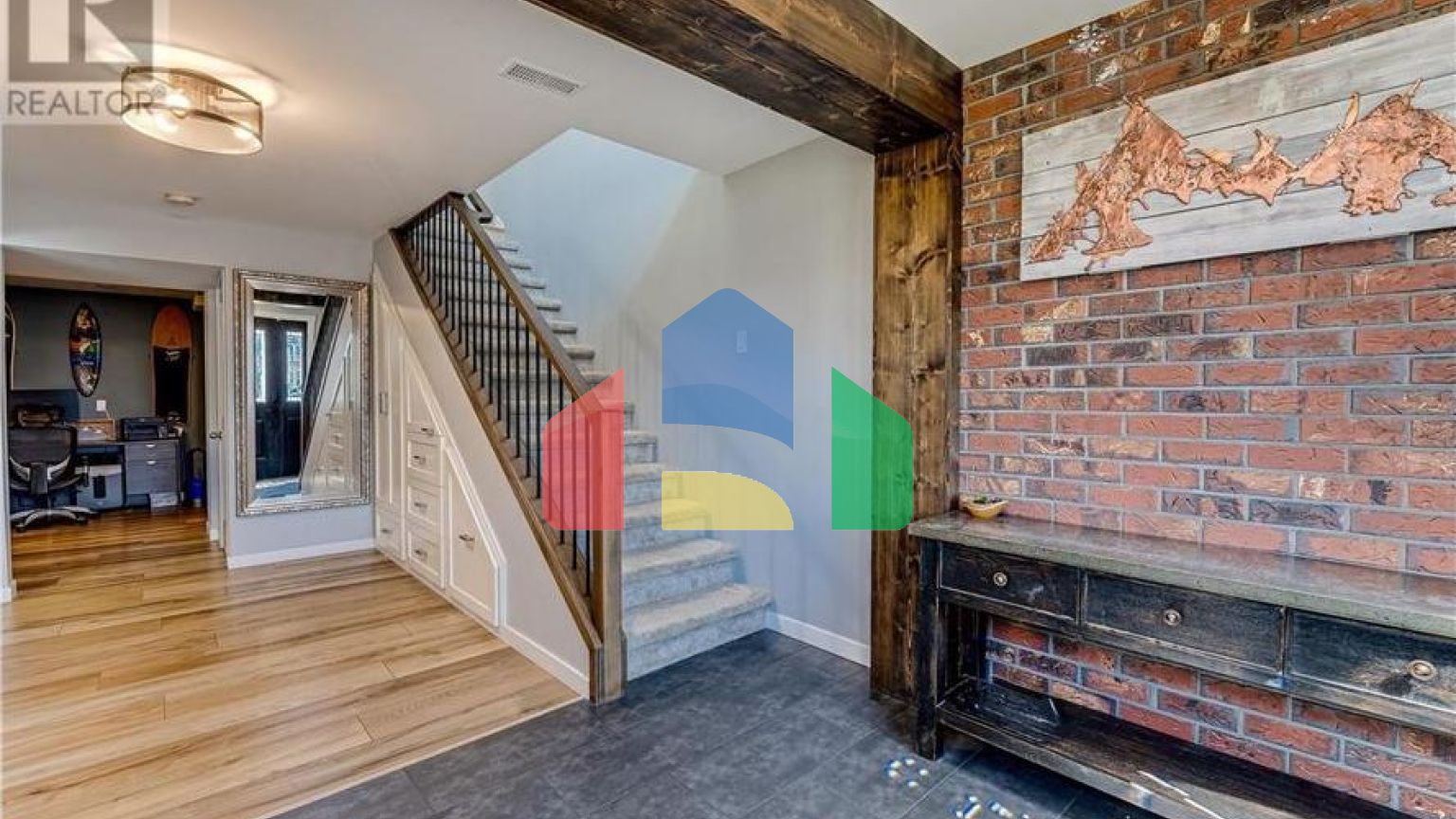 Residential - Single Family Home - Coldstream, Canada - Canada