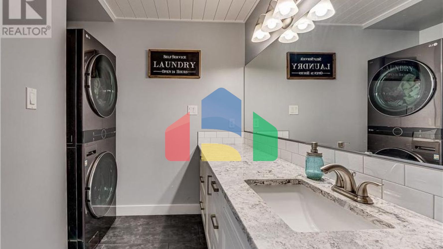 Residential - Single Family Home - Coldstream, Canada - Canada