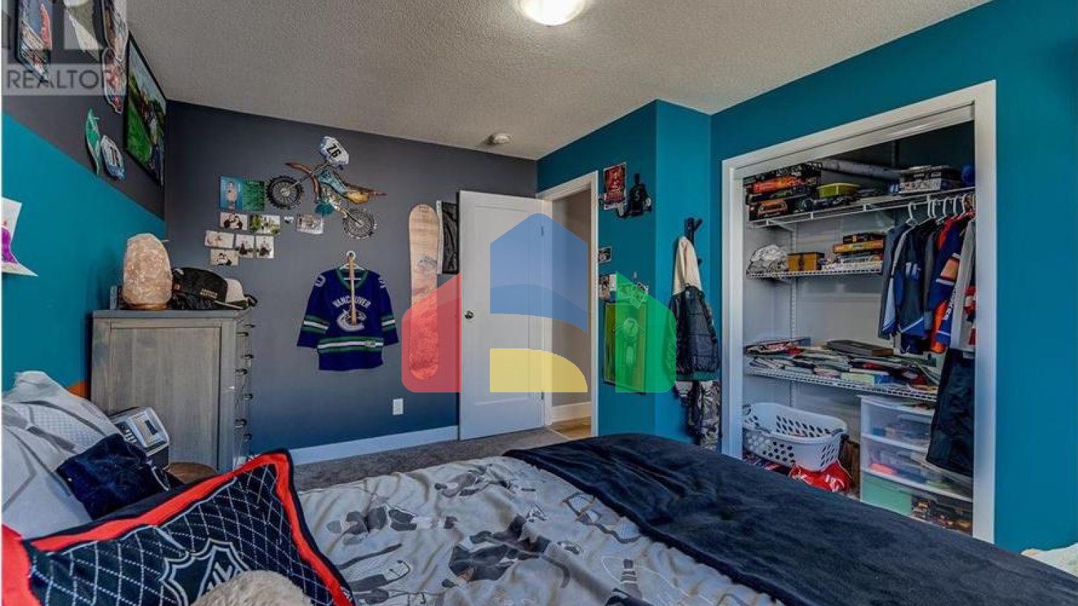 Residential - Single Family Home - Coldstream, Canada - Canada