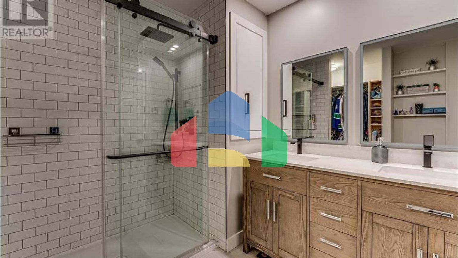 Residential - Single Family Home - Coldstream, Canada - Canada