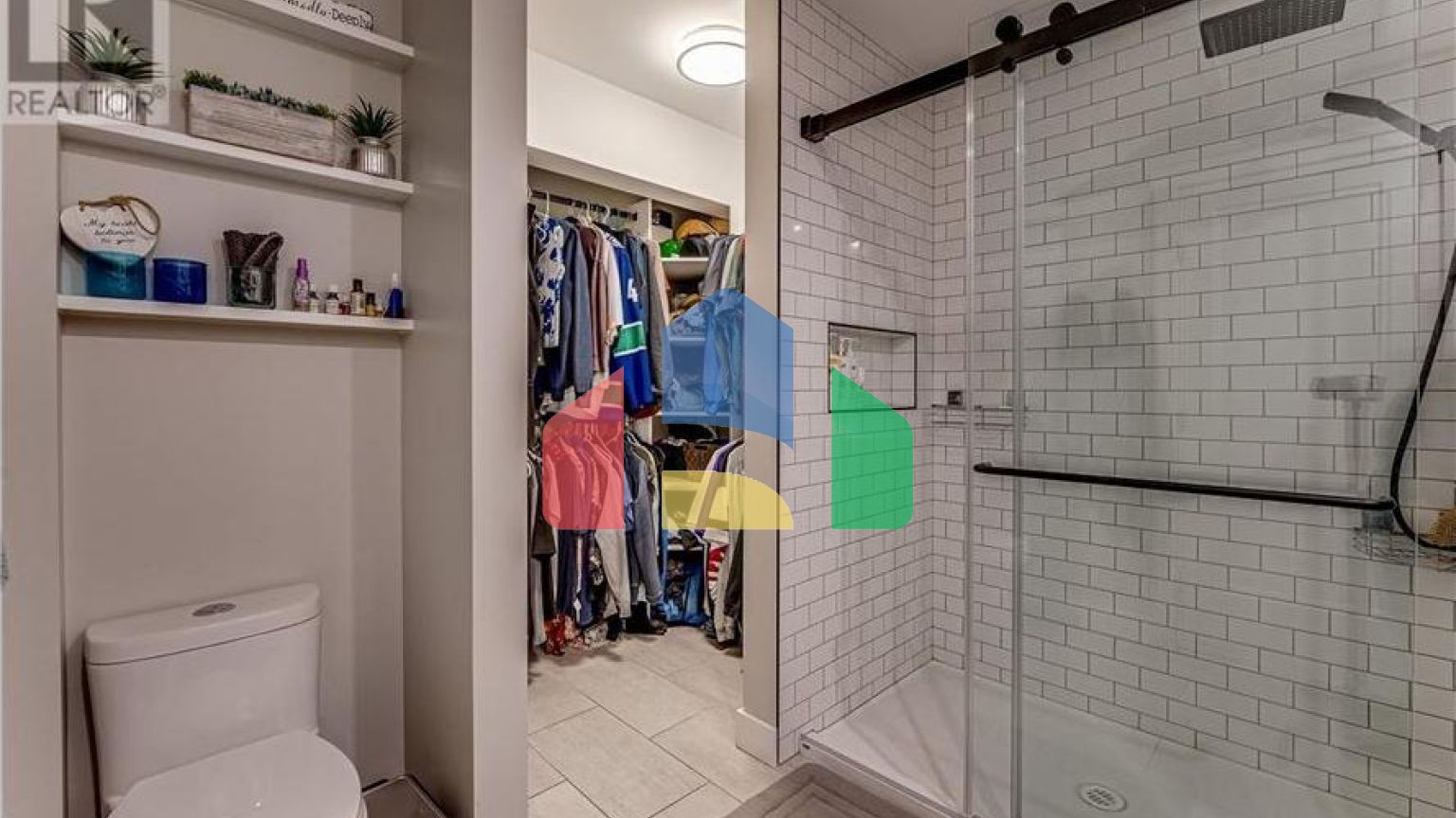 Residential - Single Family Home - Coldstream, Canada - Canada