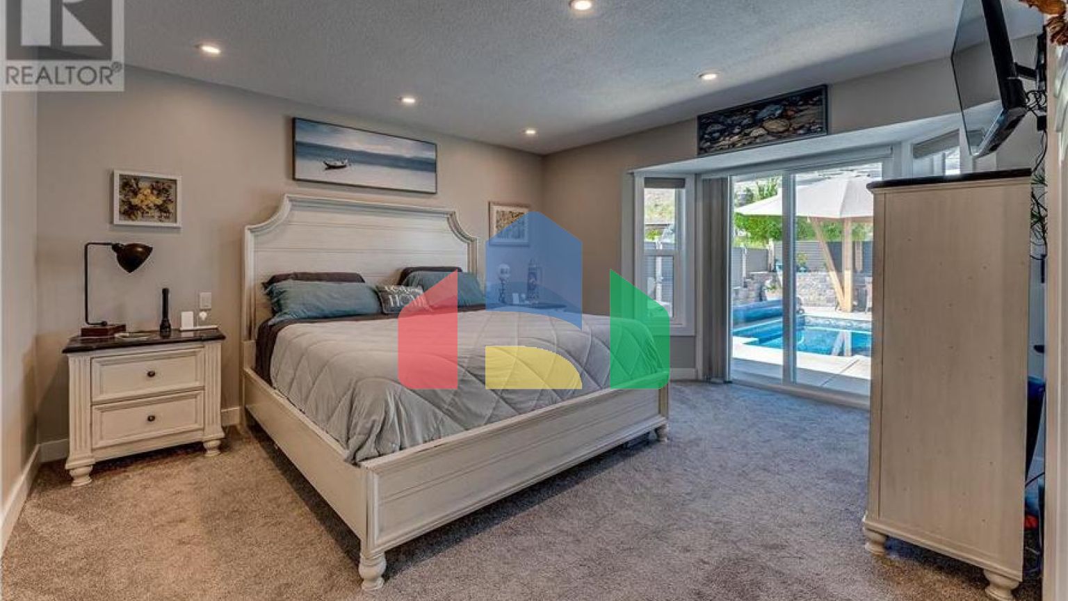 Residential - Single Family Home - Coldstream, Canada - Canada