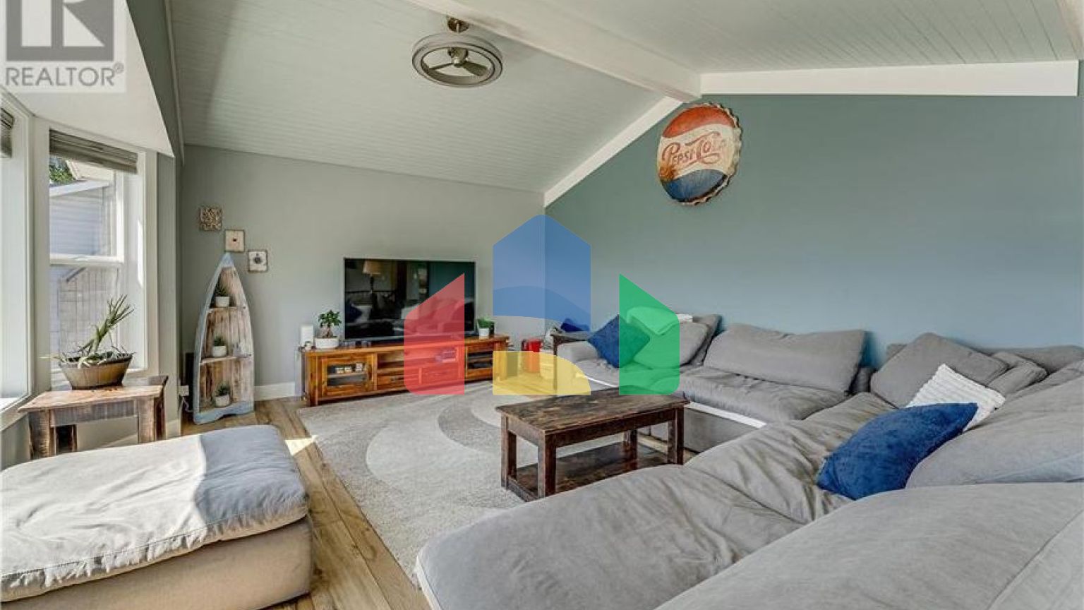 Residential - Single Family Home - Coldstream, Canada - Canada