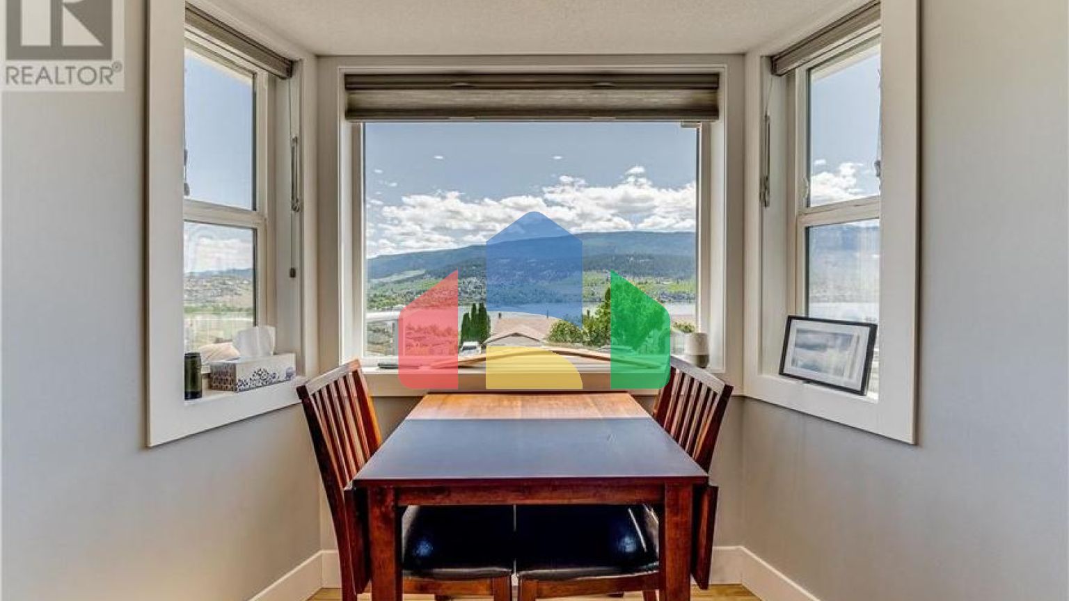 Residential - Single Family Home - Coldstream, Canada - Canada