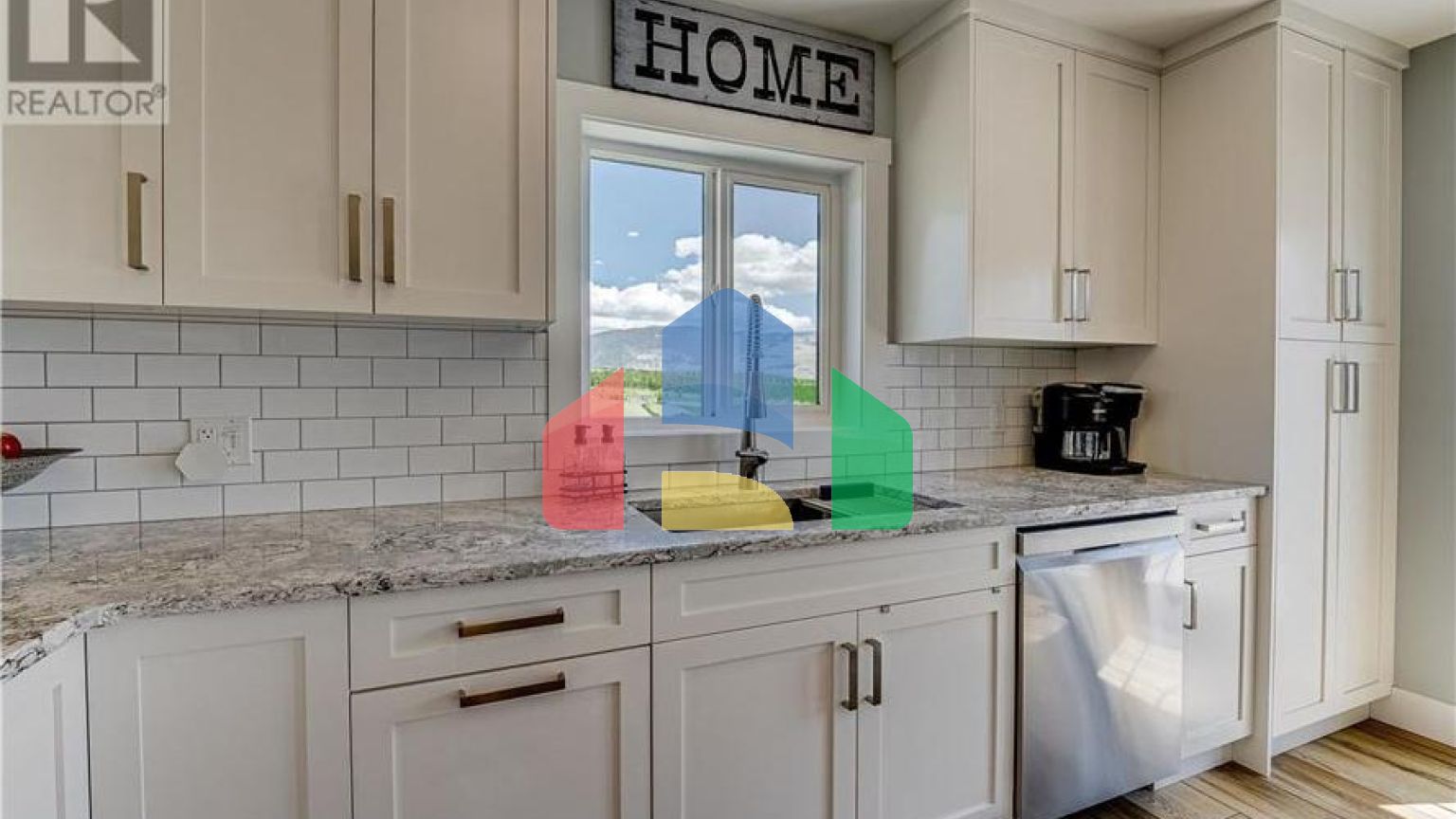 Residential - Single Family Home - Coldstream, Canada - Canada