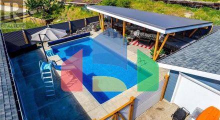 Residential - Single Family Home - Coldstream, Canada - Canada