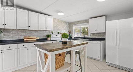 Residential - Single Family Home - McGregor, Canada - Canada