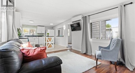 Residential - Single Family Home - McGregor, Canada - Canada