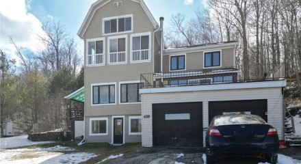 Residential - Triplex - Orford, Canada - Canada