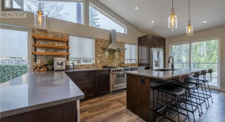 Residential - Single Family Home - Sun Peaks, Canada - Canada