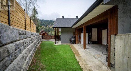 Residential - Single Family Home - Sun Peaks, Canada - Canada