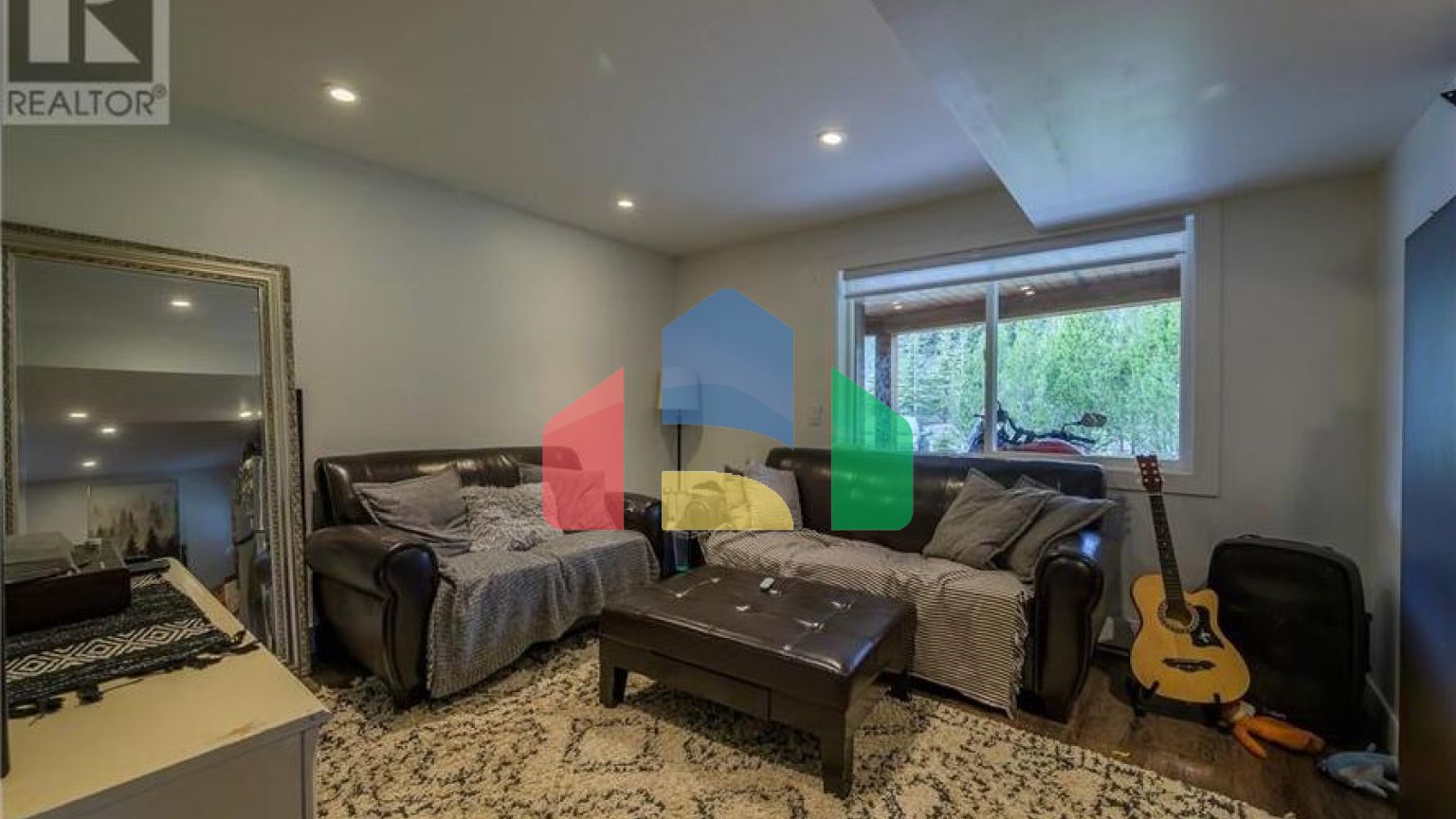 Residential - Single Family Home - Sun Peaks, Canada - Canada