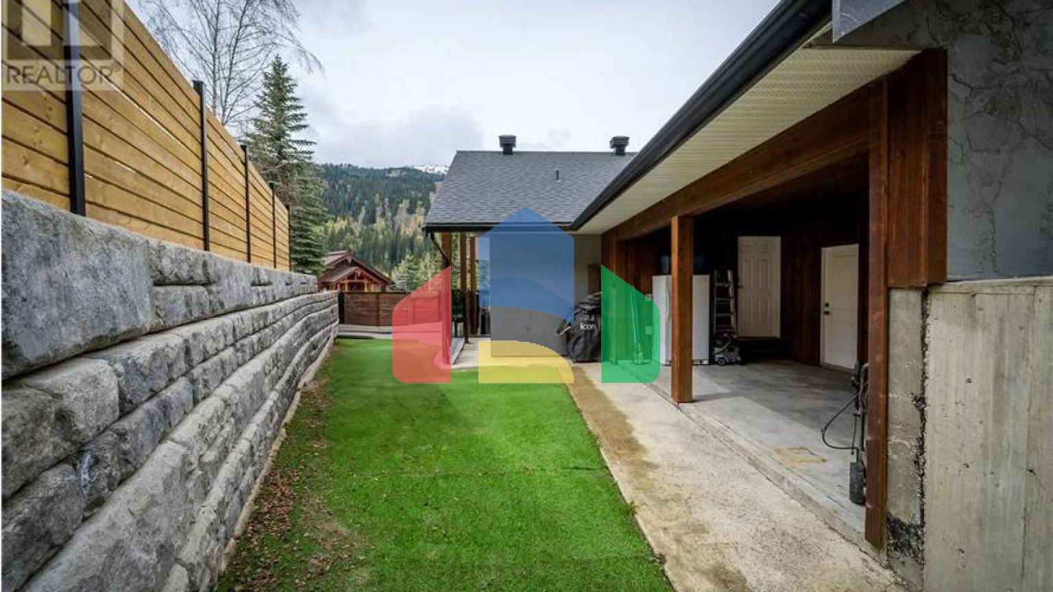 Residential - Single Family Home - Sun Peaks, Canada - Canada