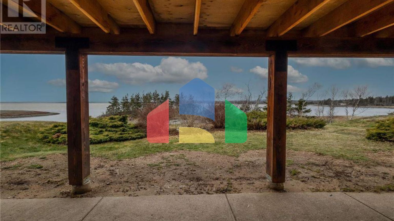 Residential - Single Family Home - Round Island, Canada - Canada