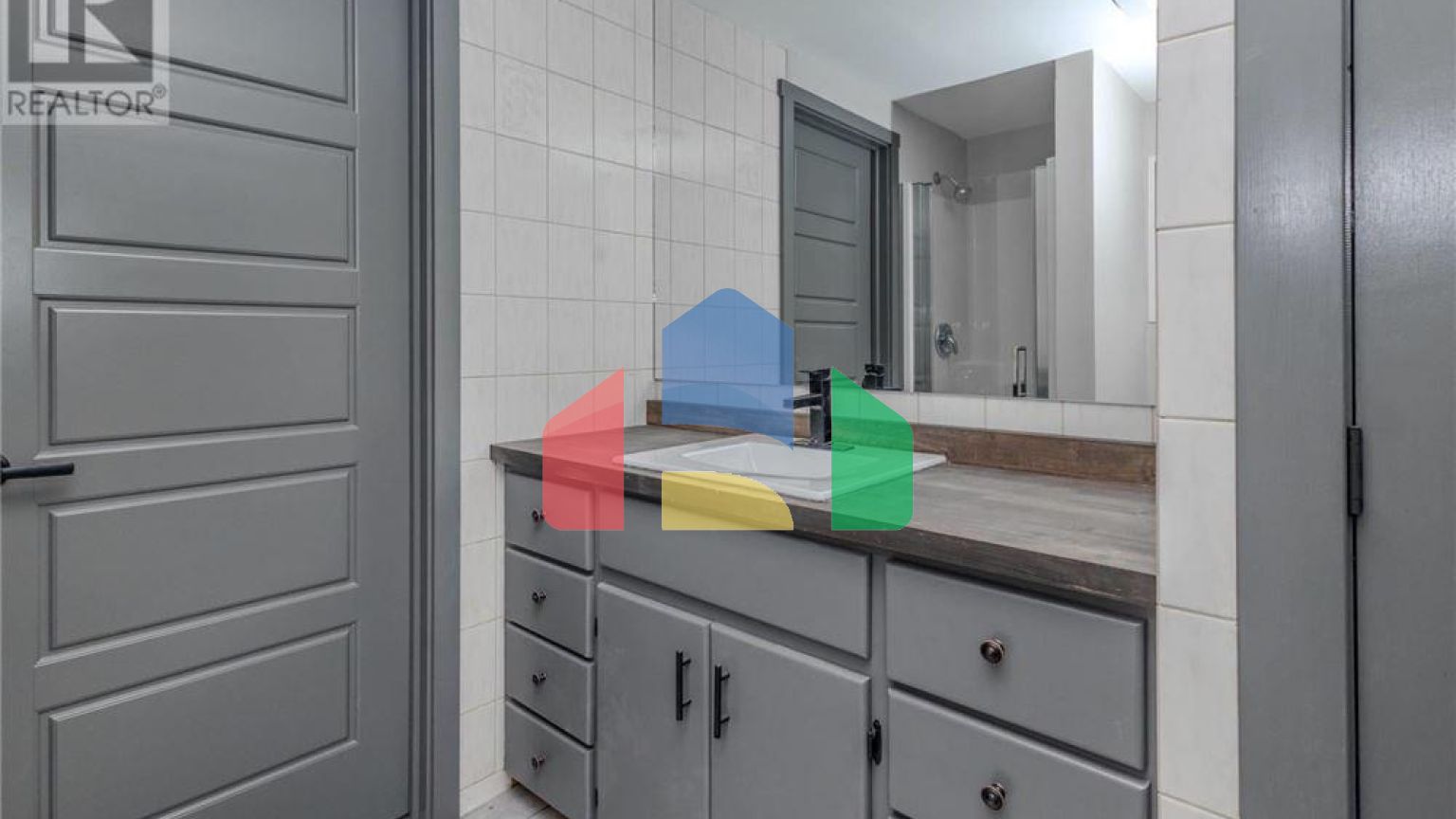 Residential - Single Family Home - Round Island, Canada - Canada