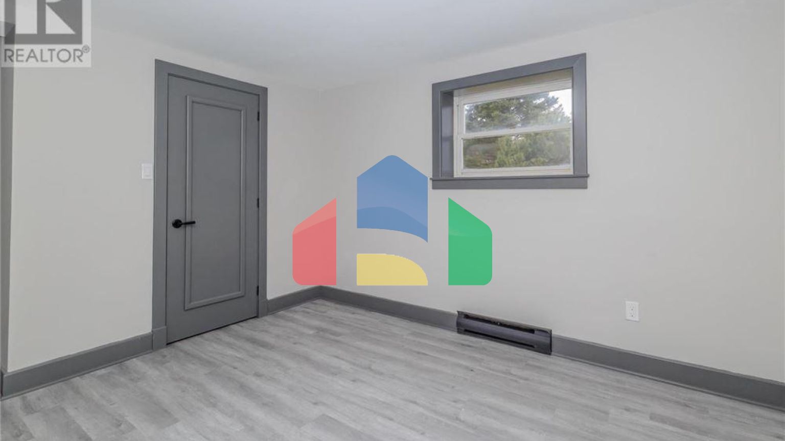 Residential - Single Family Home - Round Island, Canada - Canada