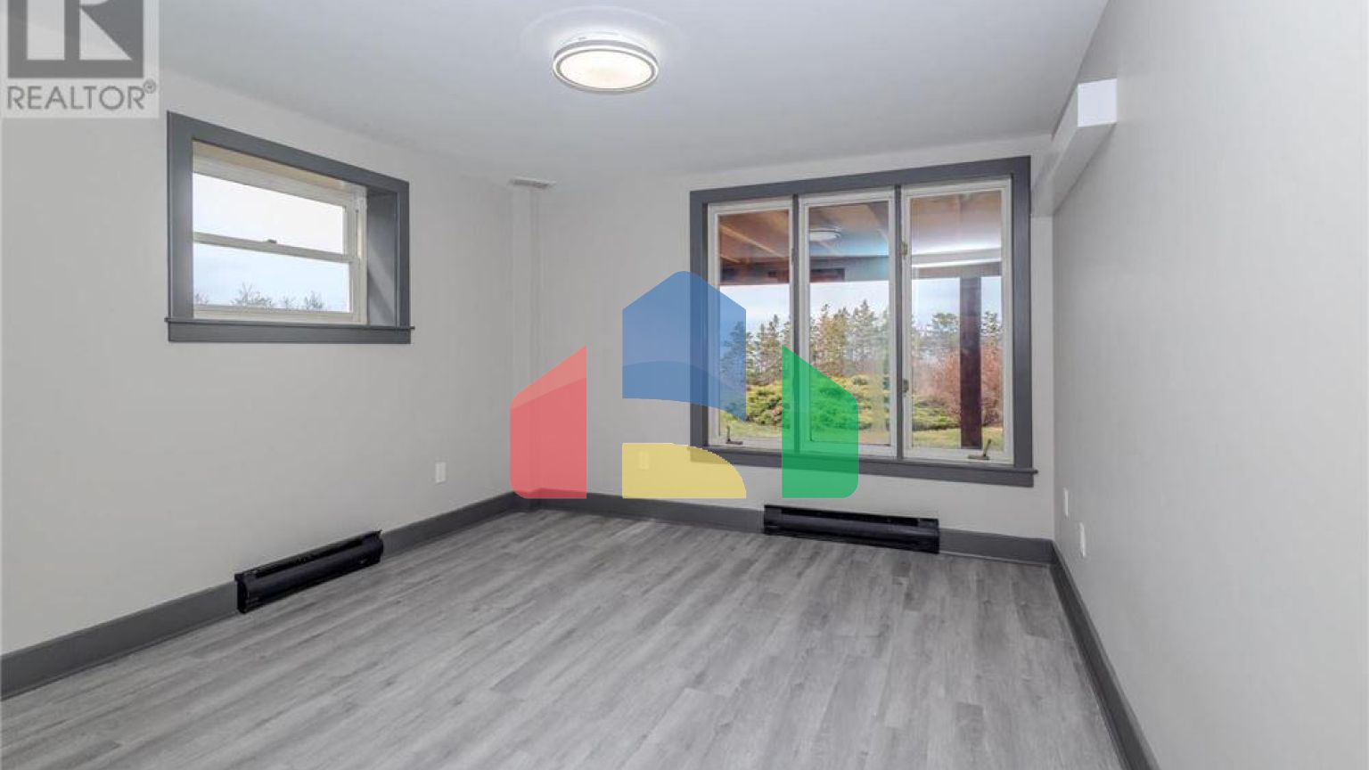 Residential - Single Family Home - Round Island, Canada - Canada