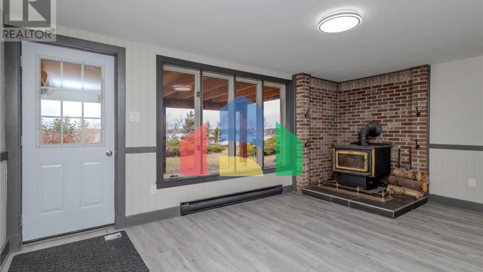 Residential - Single Family Home - Round Island, Canada - Canada