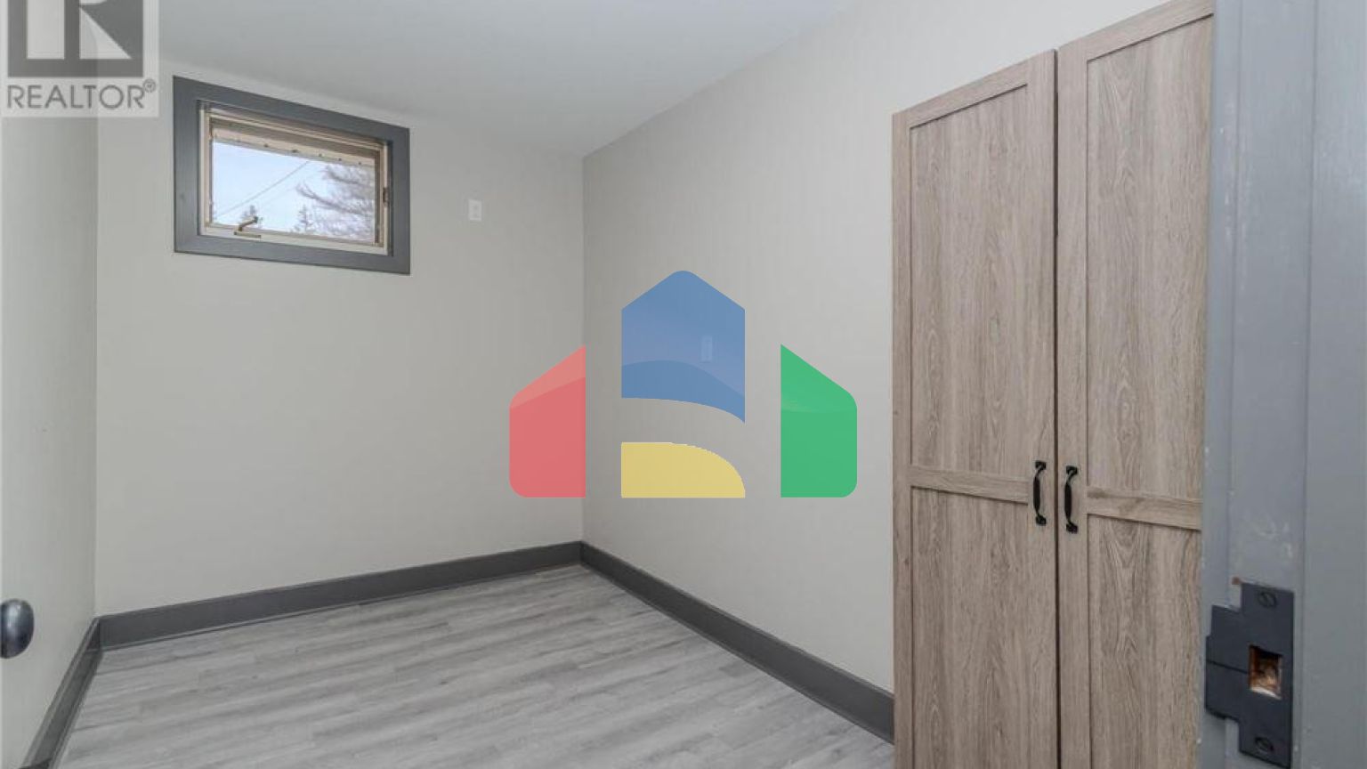 Residential - Single Family Home - Round Island, Canada - Canada