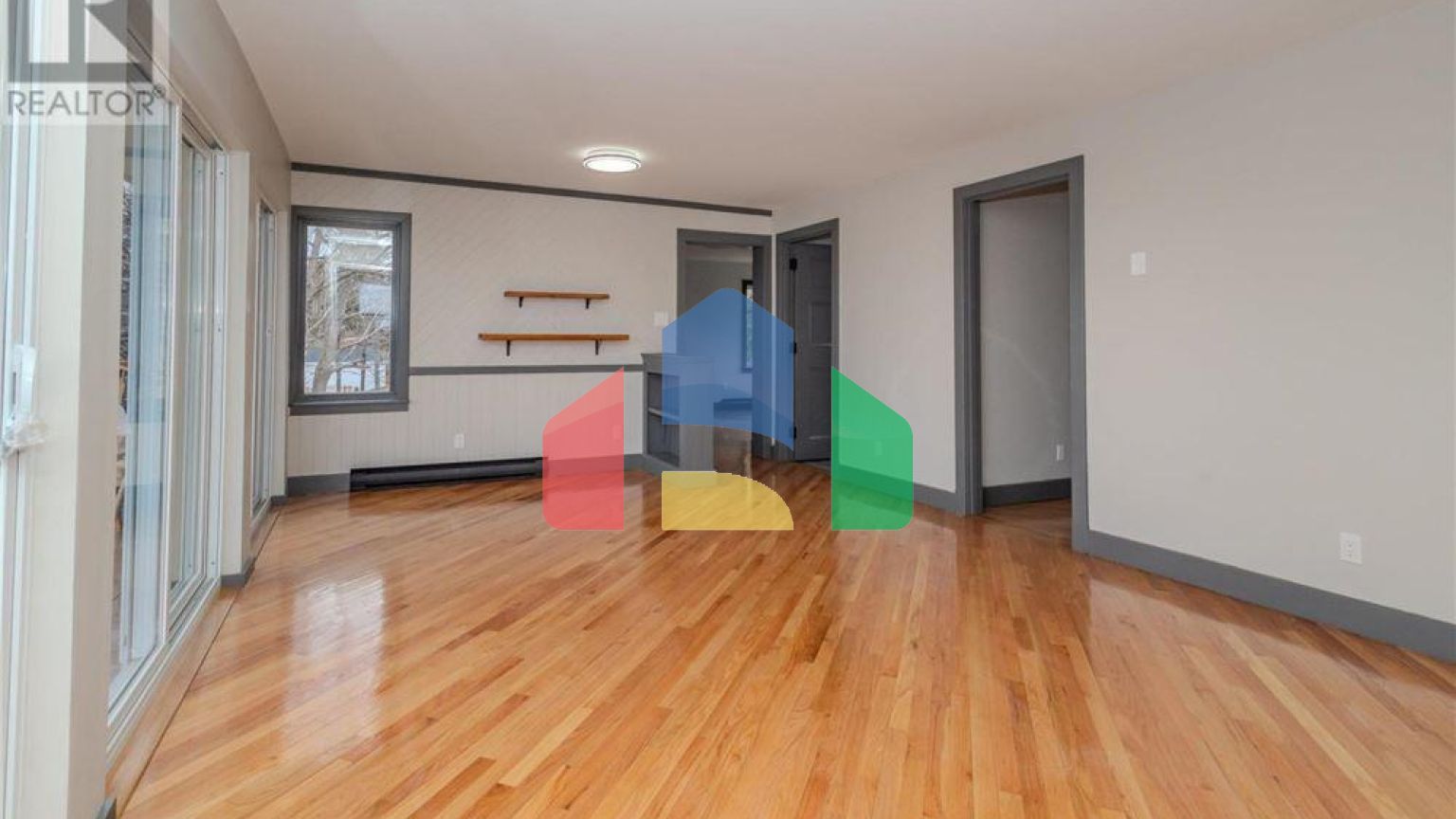 Residential - Single Family Home - Round Island, Canada - Canada