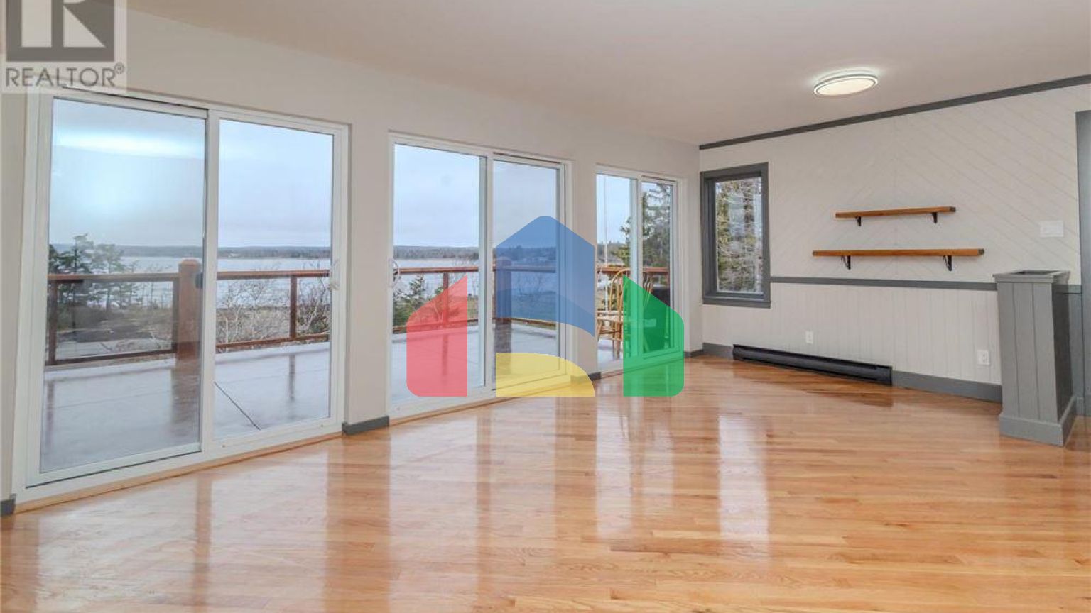 Residential - Single Family Home - Round Island, Canada - Canada