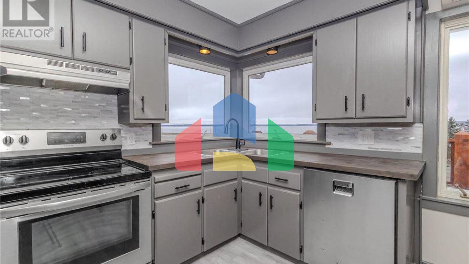 Residential - Single Family Home - Round Island, Canada - Canada