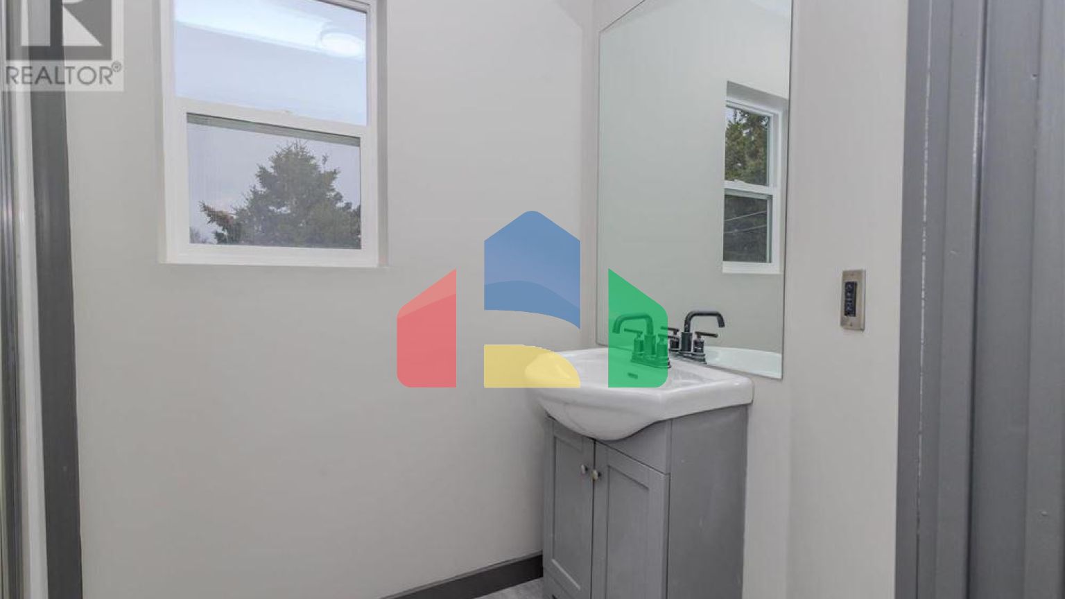 Residential - Single Family Home - Round Island, Canada - Canada