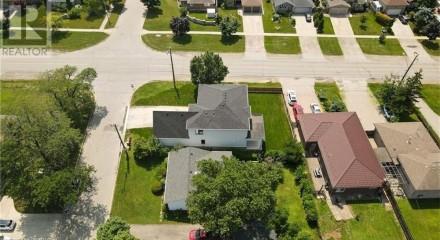 Residential - Single Family Home - Winona, Canada - Canada