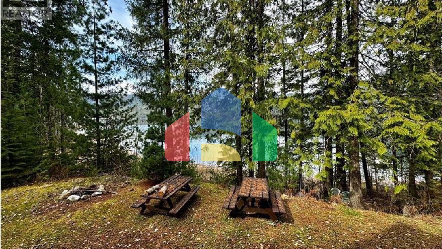 Residential - Single Family Home - Sicamous, Canada - Canada