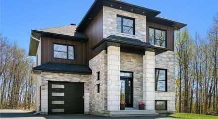 Residential - Two Level House - Mont-Cascades, Canada - Canada