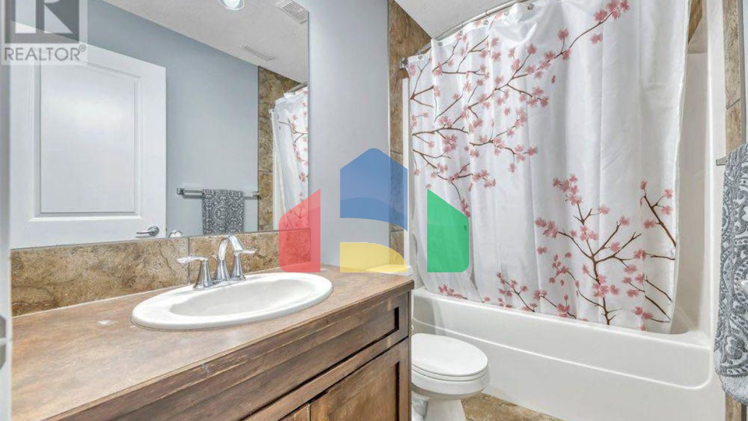 Residential - Condo/Apartment - Chestermere, Canada - Canada