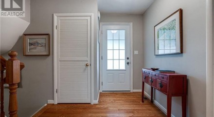 Residential - Single Family Home - Dundas, Canada - Canada