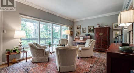 Residential - Single Family Home - Dundas, Canada - Canada